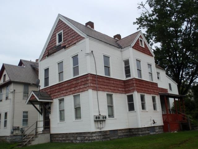 7 Clover Street Rutland, VT 05701 - Photo 2 of 19 Gallery Image 2