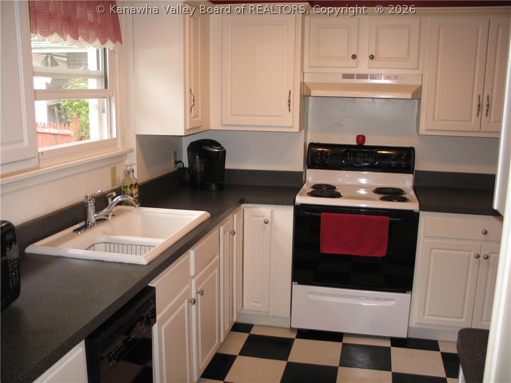 1113 Hickory Road Charleston, WV 25314 - Photo 12 of 28 Gallery Image 12