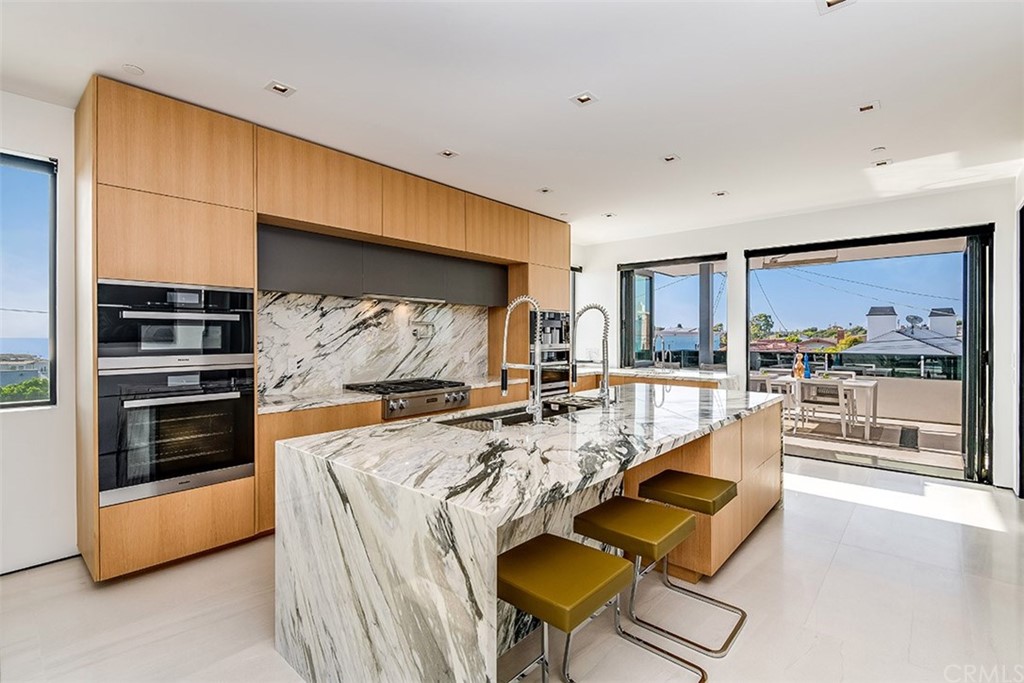 520 13th Street Manhattan Beach, CA 90266 - Photo 17 of 70