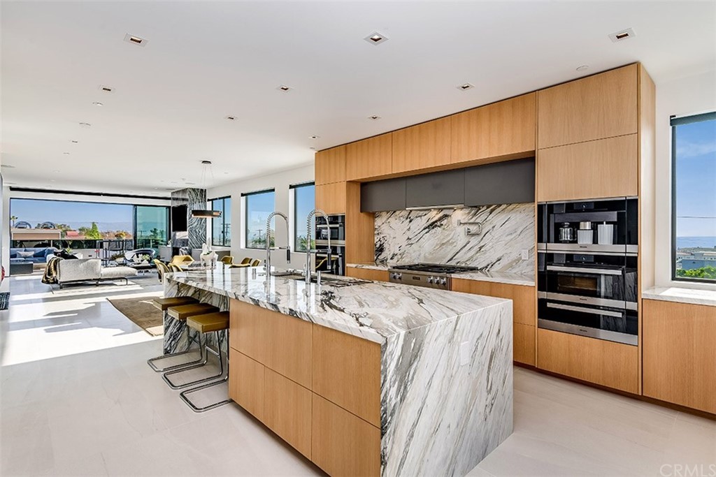 520 13th Street Manhattan Beach, CA 90266 - Photo 18 of 70