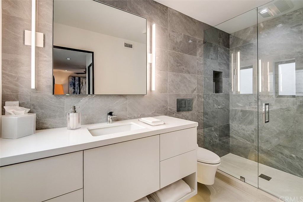 520 13th Street Manhattan Beach, CA 90266 - Photo 38 of 70