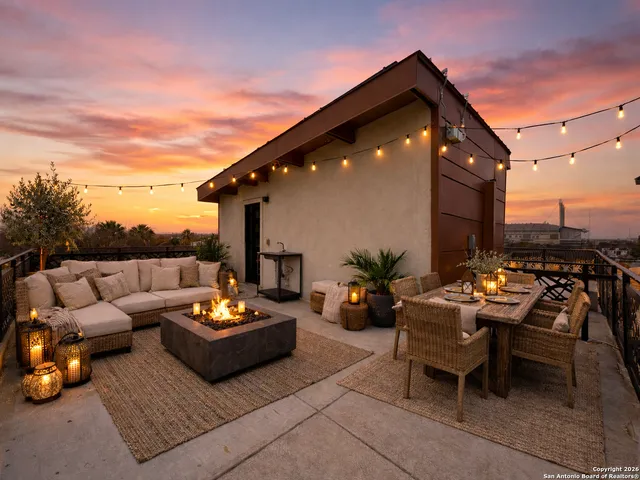 $2,500 | 222 South Olive Street, Unit 1102, San Antonio, TX 78203