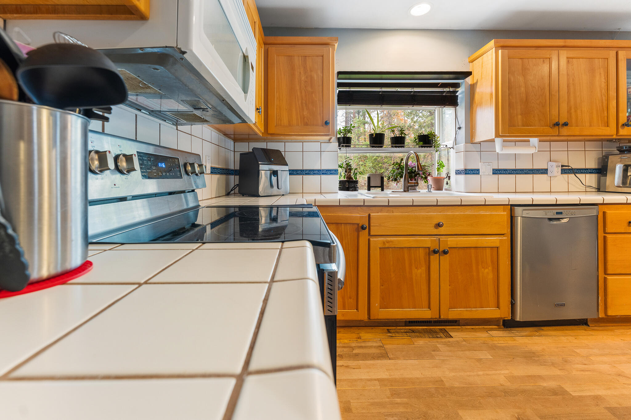 2020 Robertson Bridge Road Grants Pass, OR 97526 - Photo 8 of 31 Copy of Kitchen