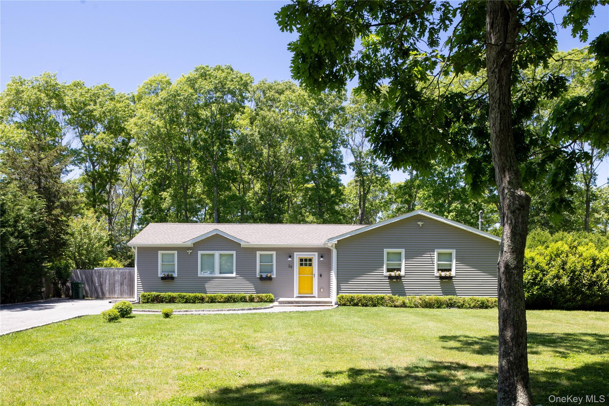 29 Matthews Drive Remsenburg, NY 11960 - Photo 3 of 23