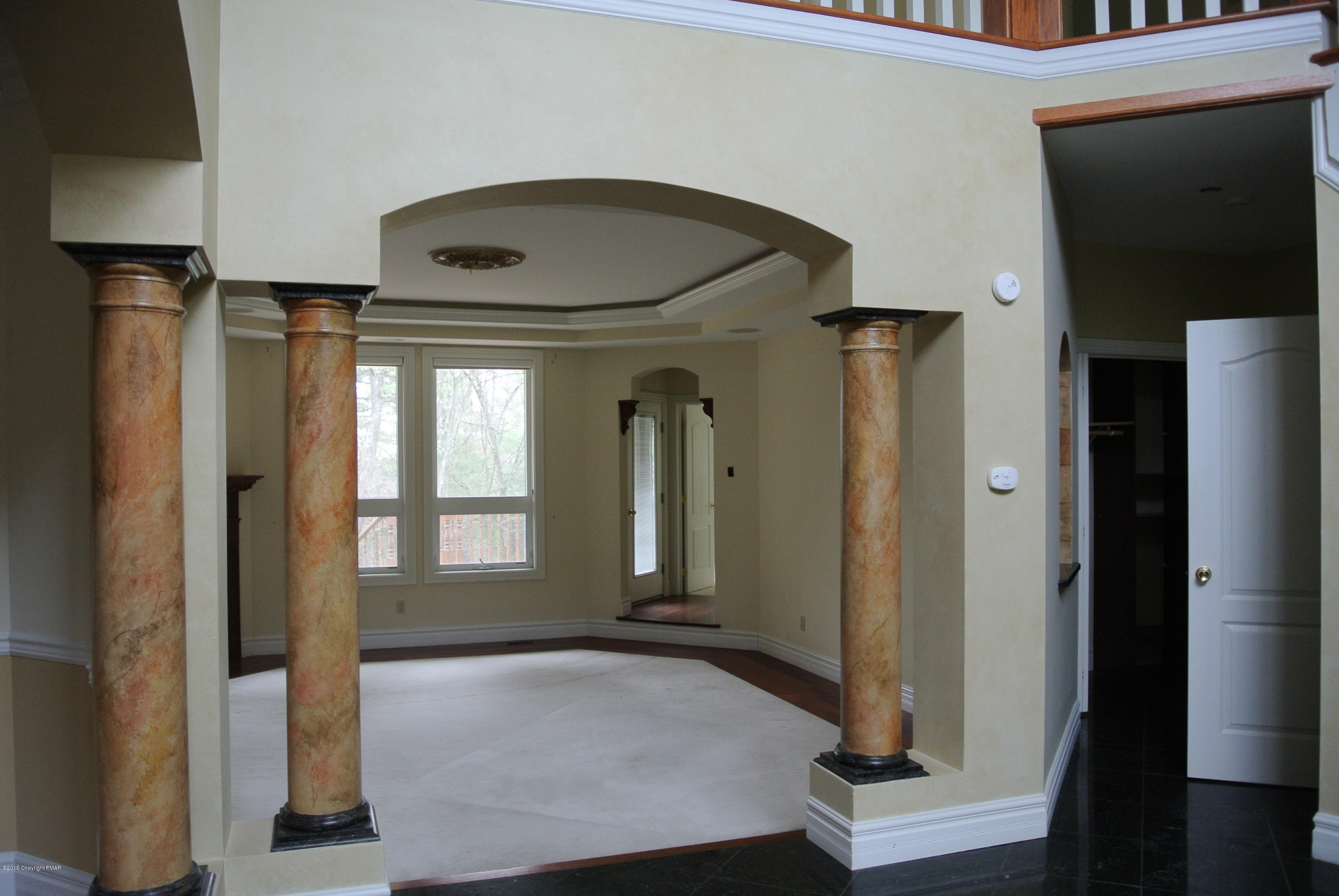 542 Quail Ridge Lane Stroudsburg, PA 18360 - Photo 7 of 12 a view of an entryway with a livingroom