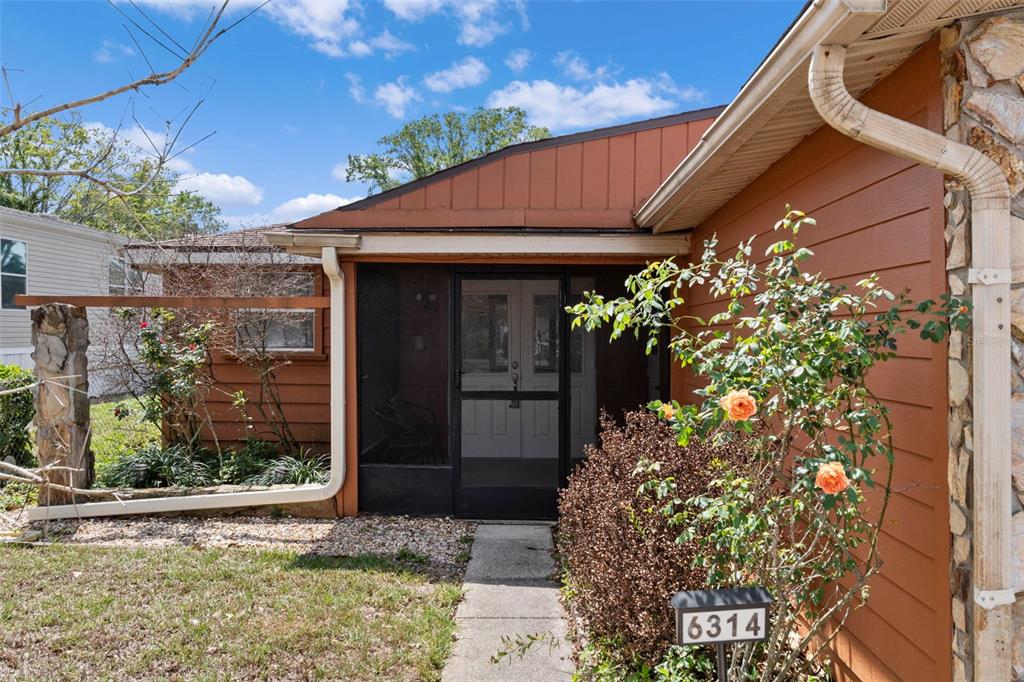 6314 Sebring Street Weeki Wachee, FL 34607 - Photo 3 of 33