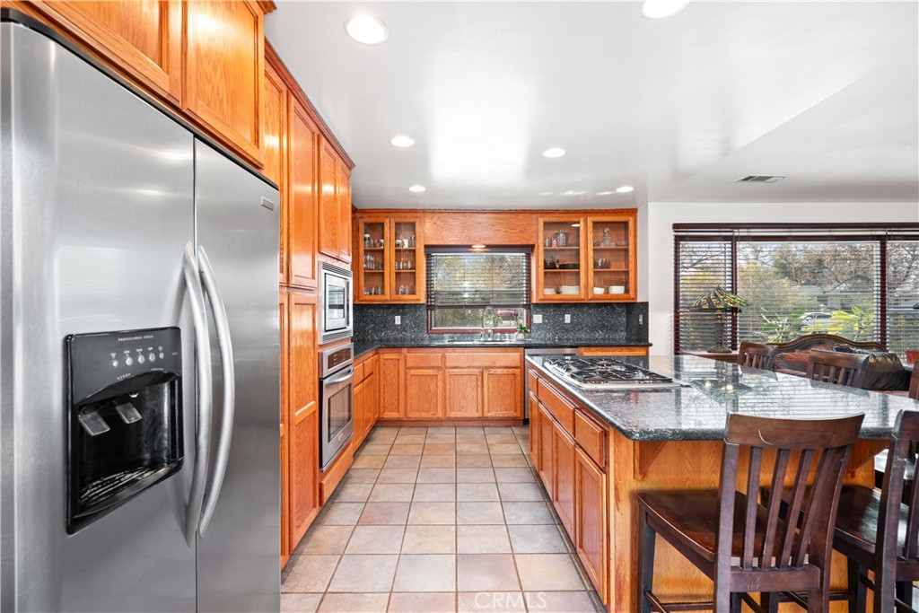 1965 Prince Albert Drive Riverside, CA 92507 - Photo 8 of 38