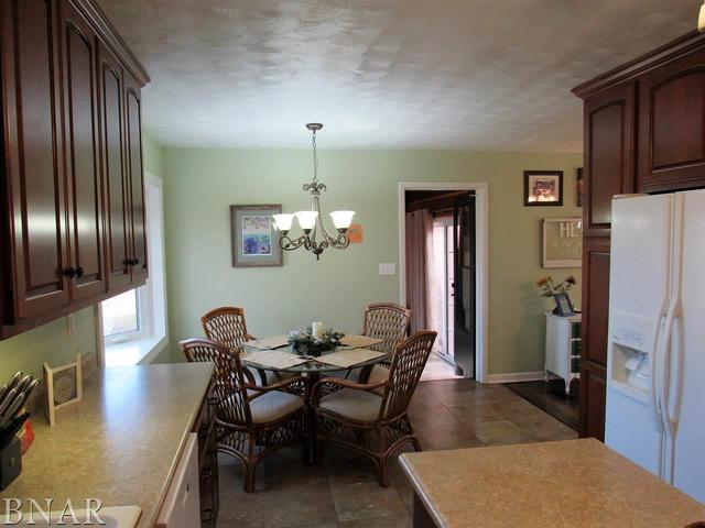 9607 Violet Valley Road Clinton, IL 61727 - Photo 13 of 30 Gallery Image 13