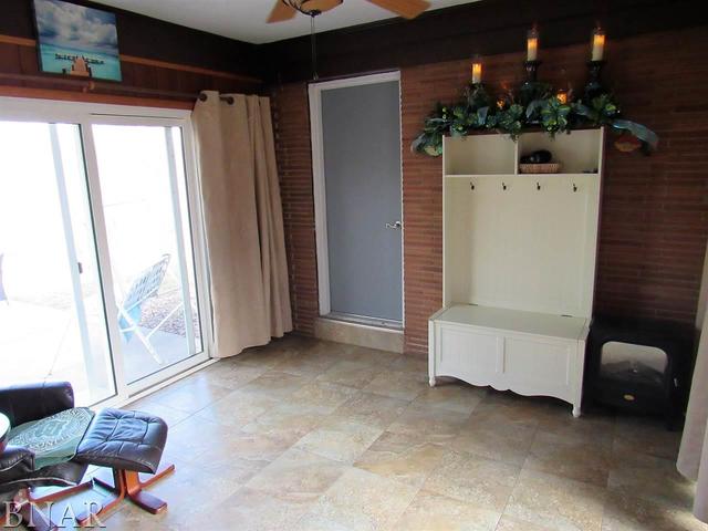 9607 Violet Valley Road Clinton, IL 61727 - Photo 14 of 30 Gallery Image 14