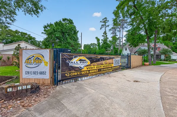 $4,800 | 30207 East Geneva Drive, Spring, TX 77386