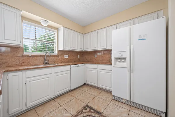 $4,800 | 30207 East Geneva Drive, Spring, TX 77386