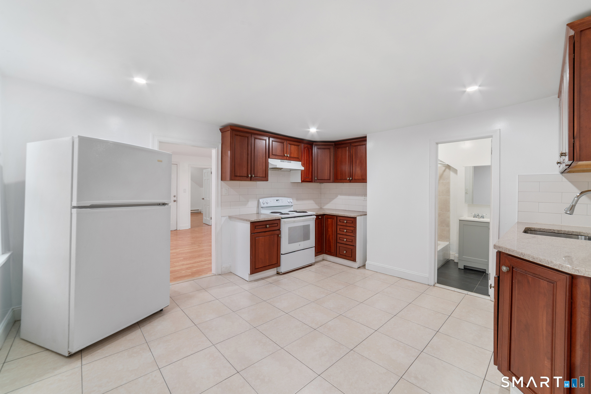 23 James Street Waterbury, CT 06708 - Photo 10 of 38