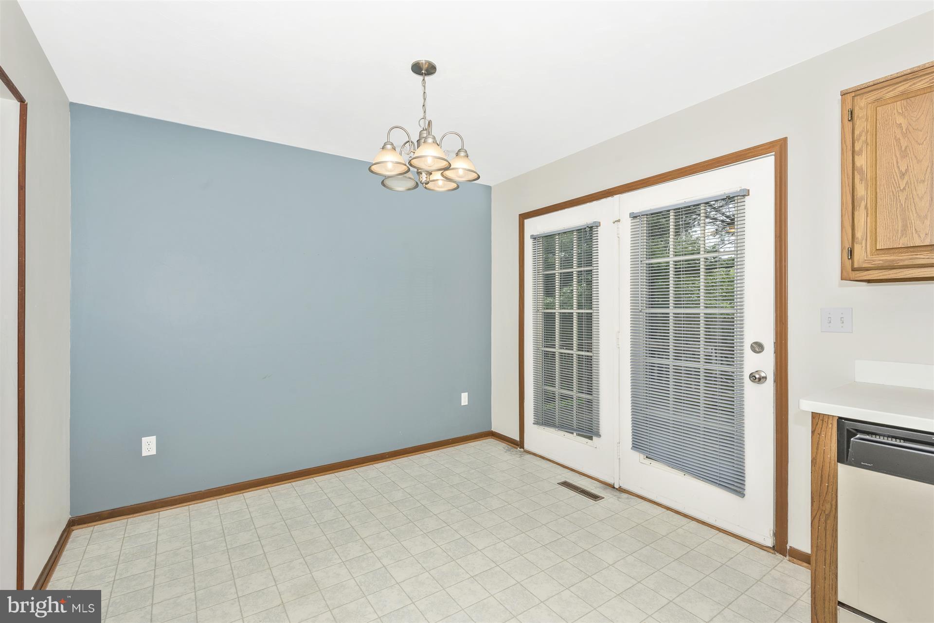 2 West Road Mount Airy, MD 21771 - Photo 7 of 28 Dining Room