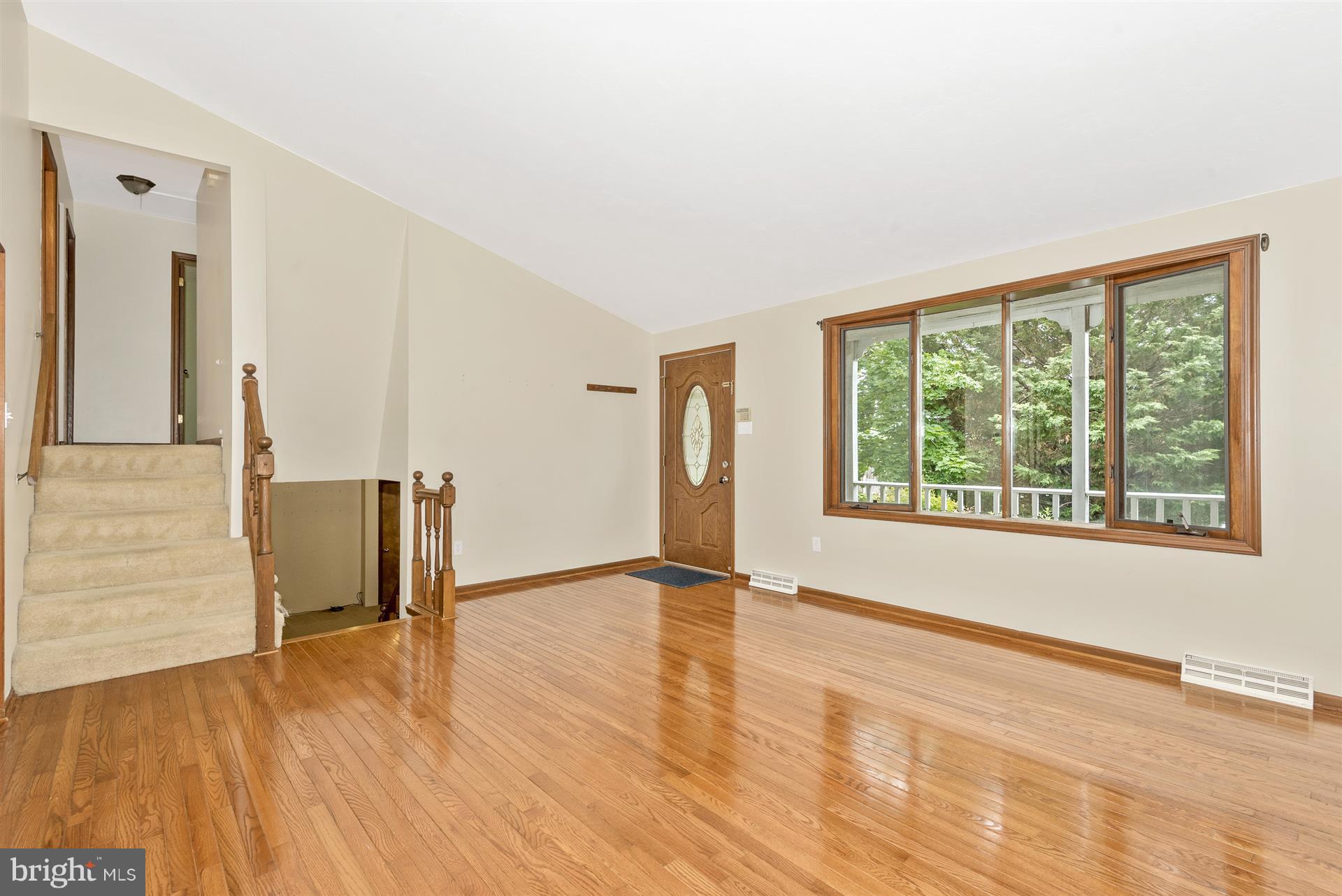 2 West Road Mount Airy, MD 21771 - Photo 9 of 28 Living Room