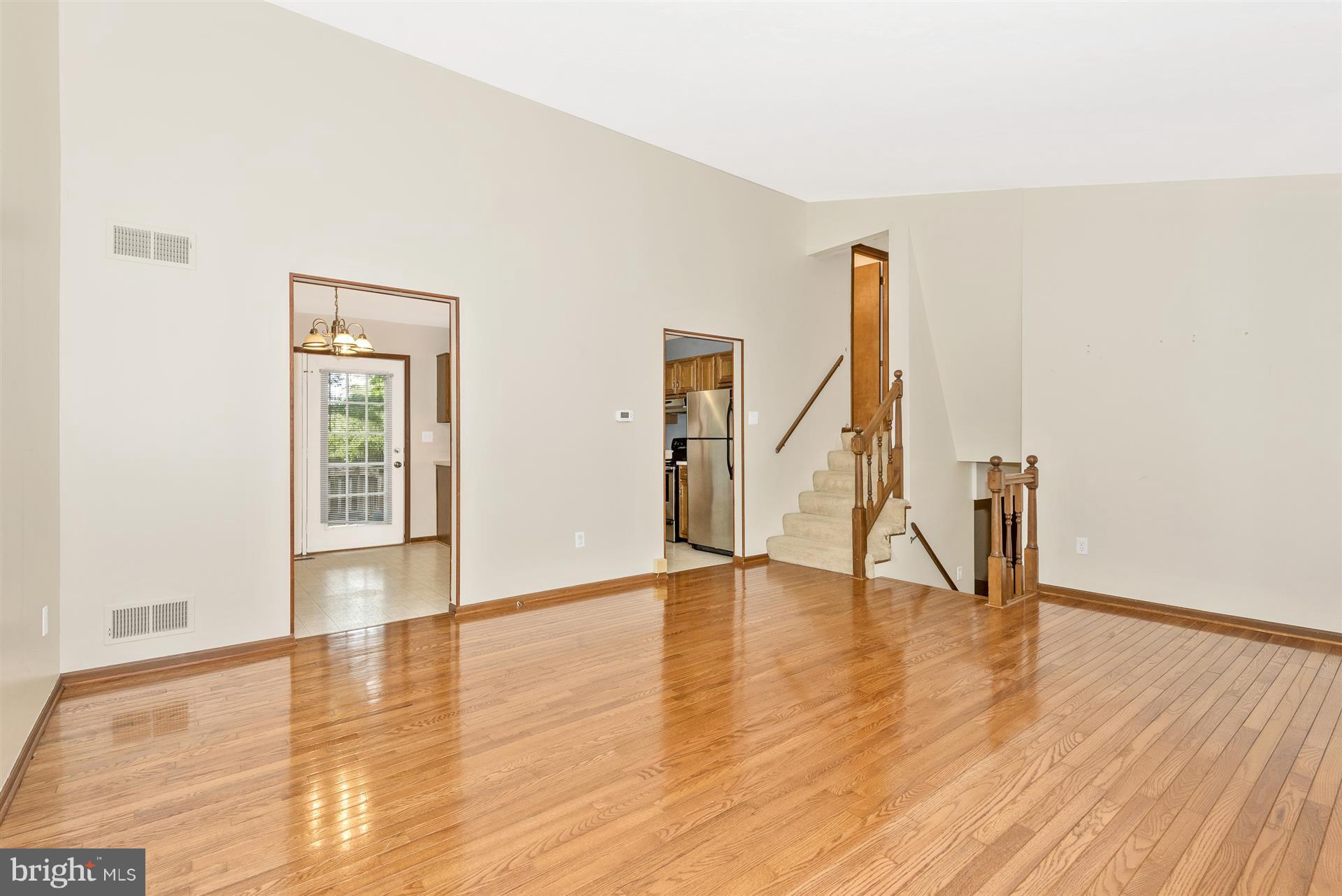 2 West Road Mount Airy, MD 21771 - Photo 10 of 28 Living Room