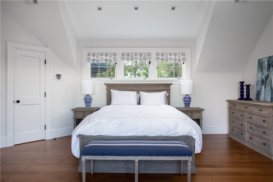 415 Poppasquash Road Bristol, RI 02809 - Photo 29 of 50 Master bedroom