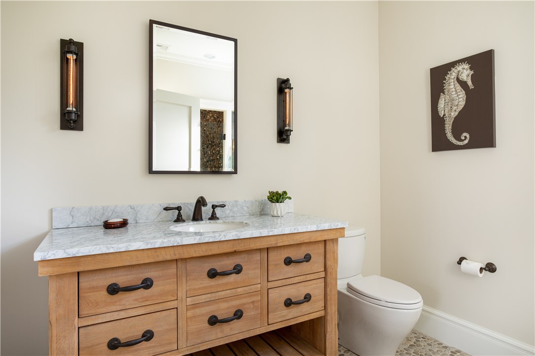 415 Poppasquash Road Bristol, RI 02809 - Photo 34 of 50 Second level bathroom