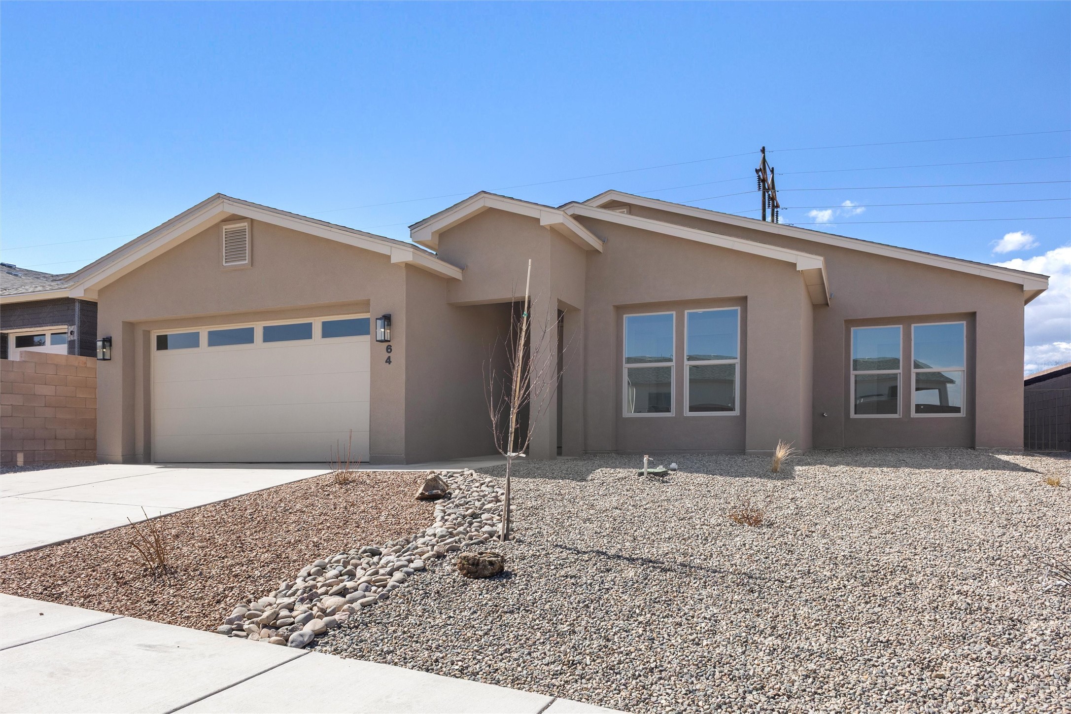 64 Cadena Loop White Rock, NM 87547 - Photo 2 of 39