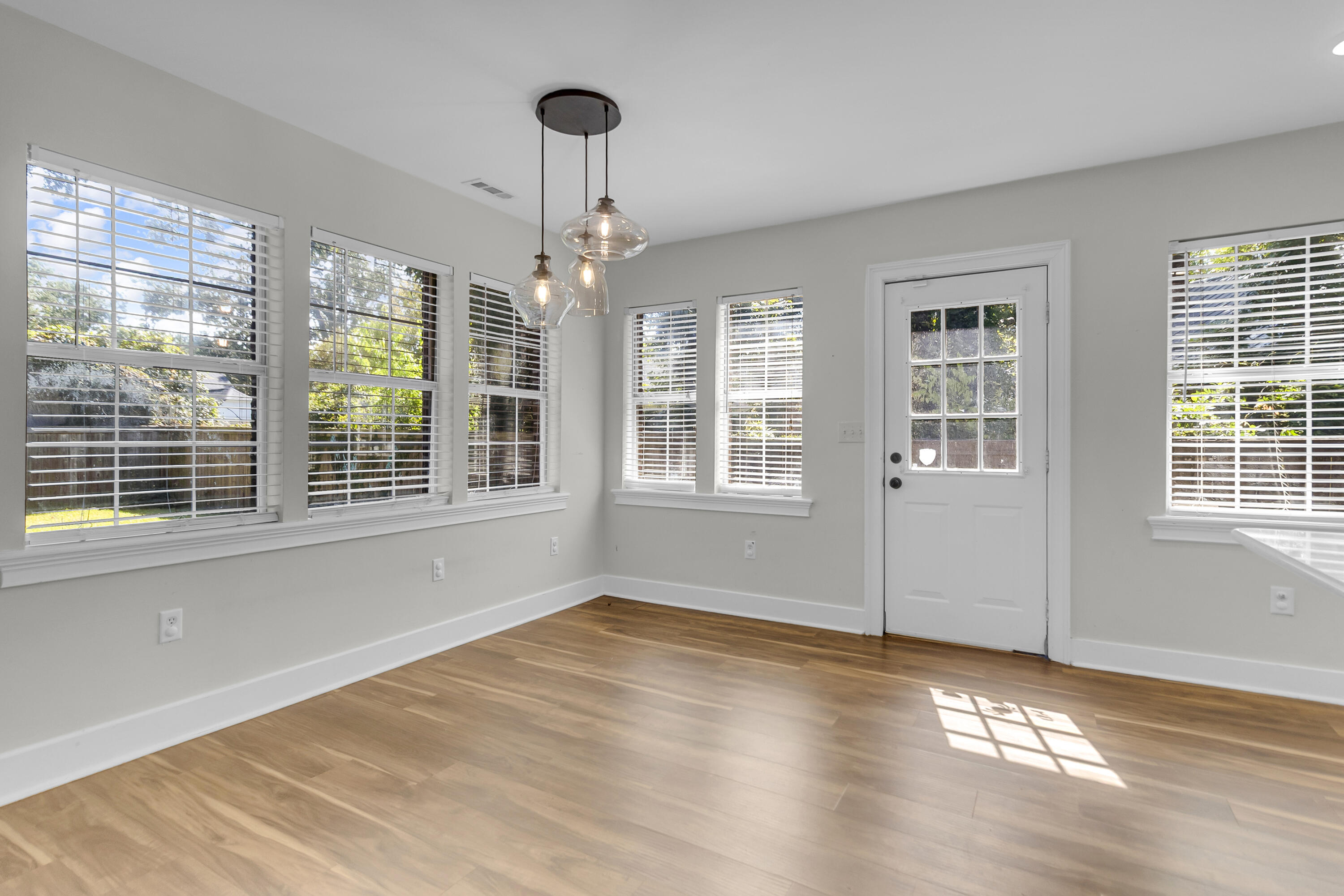 45 Colleton Drive Charleston, SC 29407 - Photo 16 of 38 Dining Space