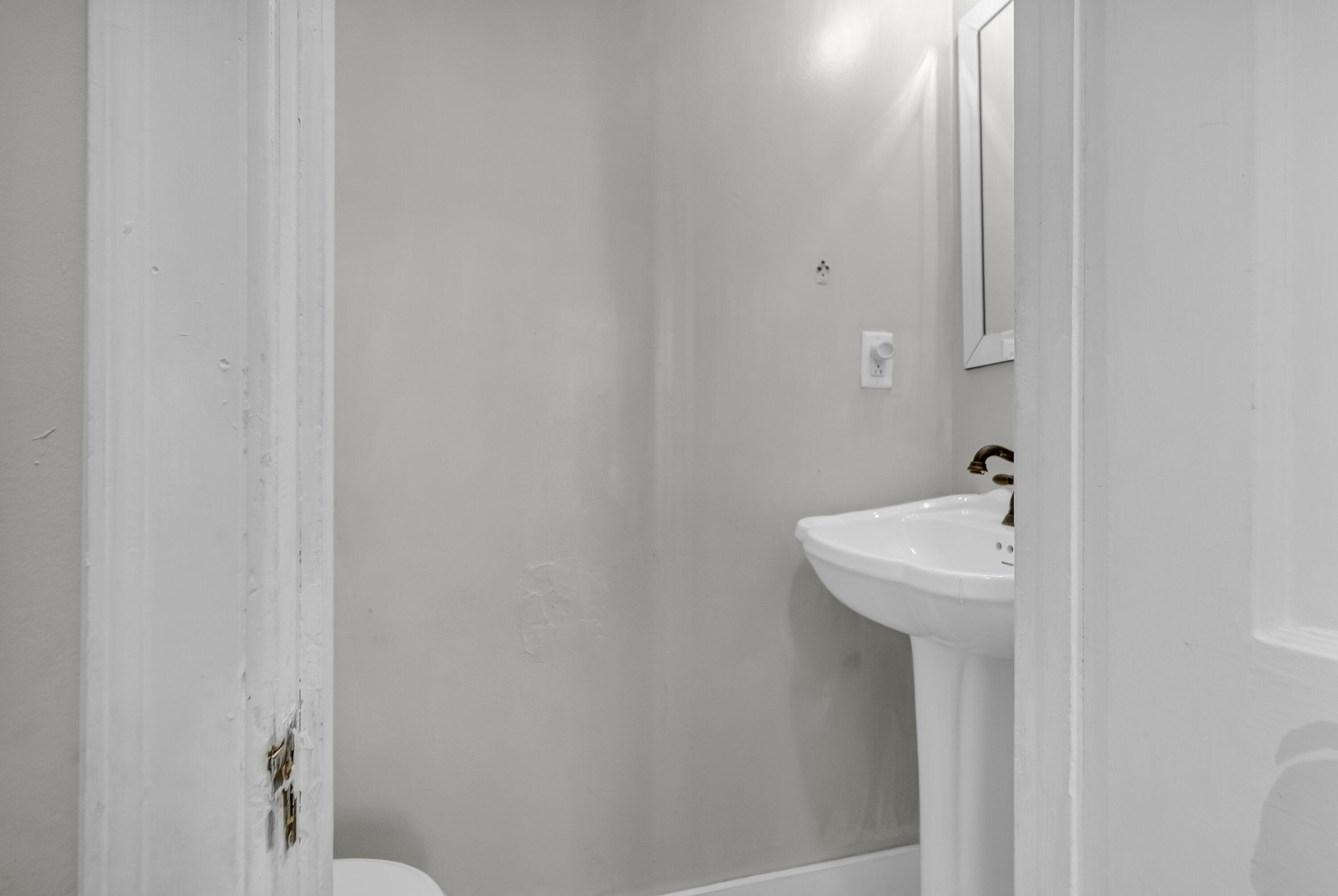 45 Colleton Drive Charleston, SC 29407 - Photo 31 of 38 Half Bath