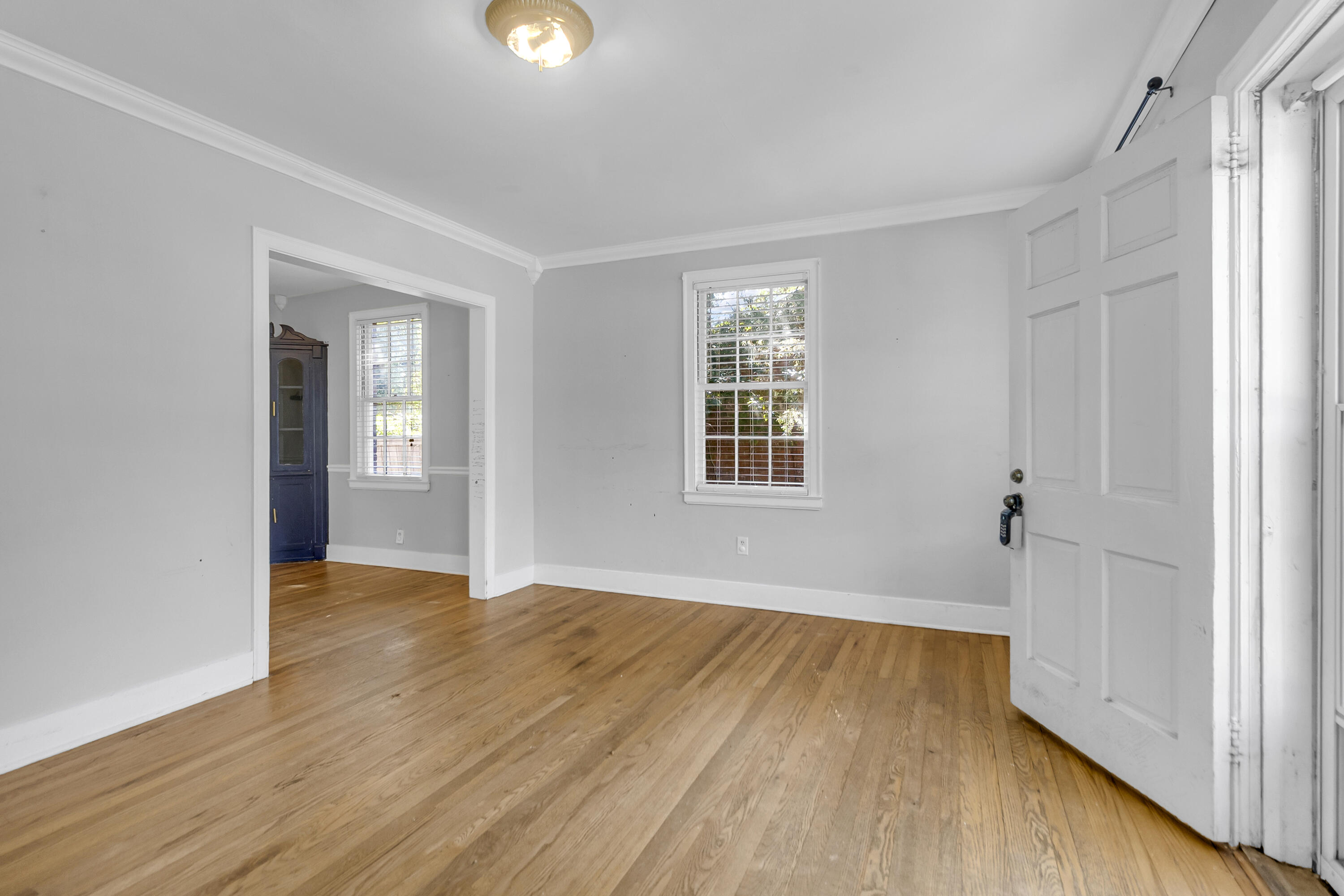 45 Colleton Drive Charleston, SC 29407 - Photo 5 of 38 Entryway/Living Room
