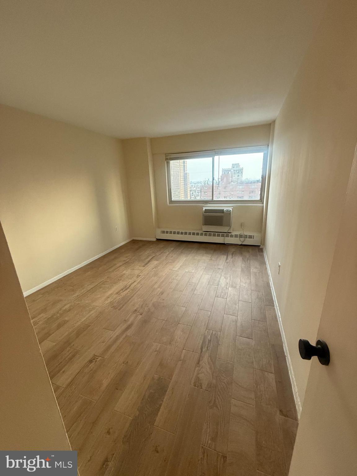 2101-17 Chestnut Street, Unit 1711 Philadelphia, PA 19103 - Photo 15 of 21