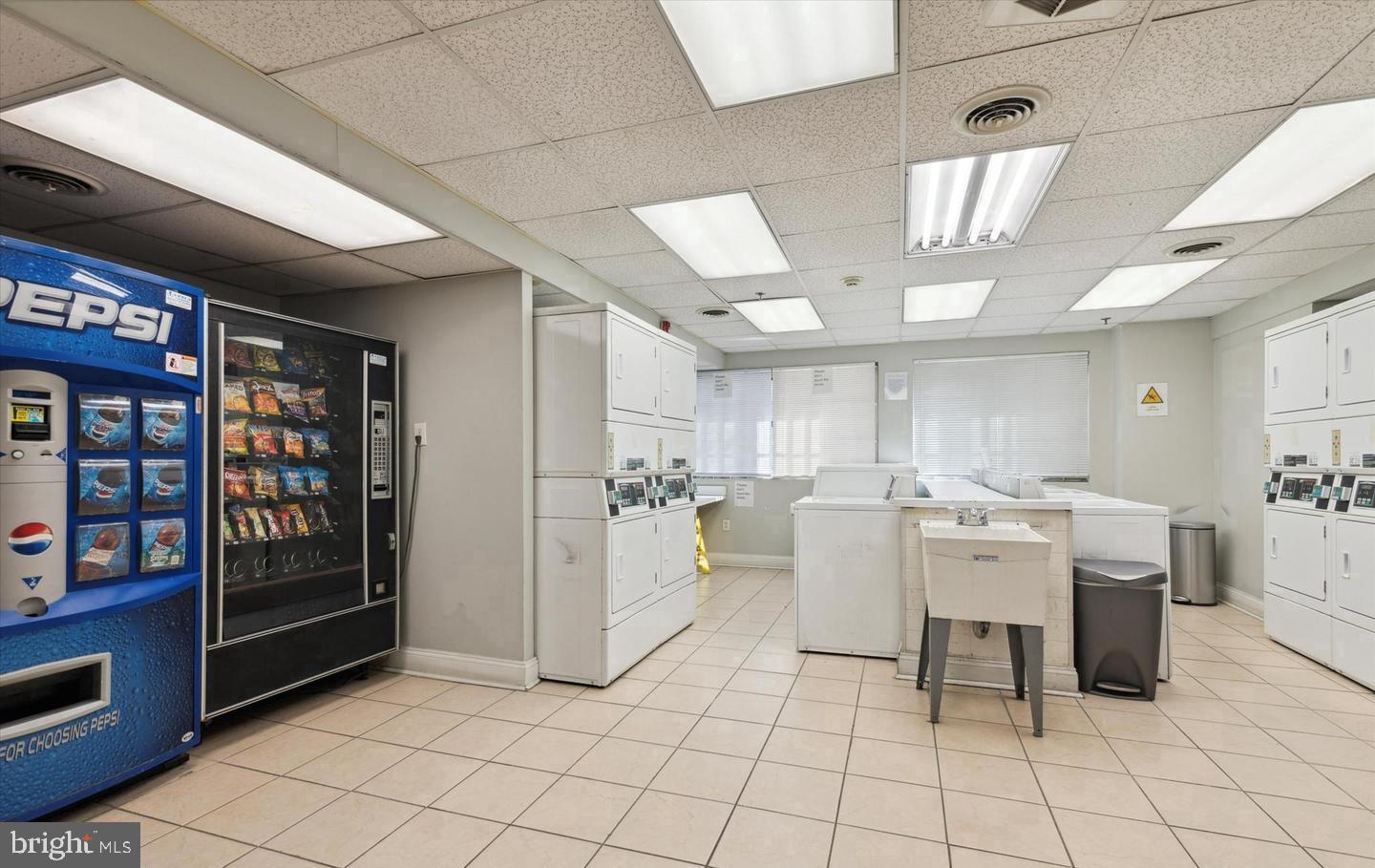 2101-17 Chestnut Street, Unit 1711 Philadelphia, PA 19103 - Photo 18 of 21