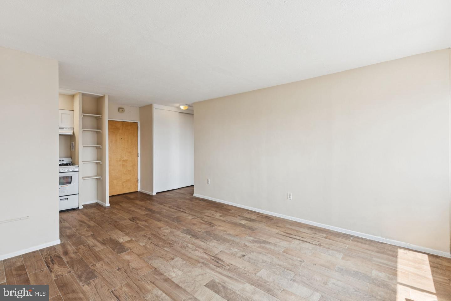 2101-17 Chestnut Street, Unit 1711 Philadelphia, PA 19103 - Photo 2 of 21