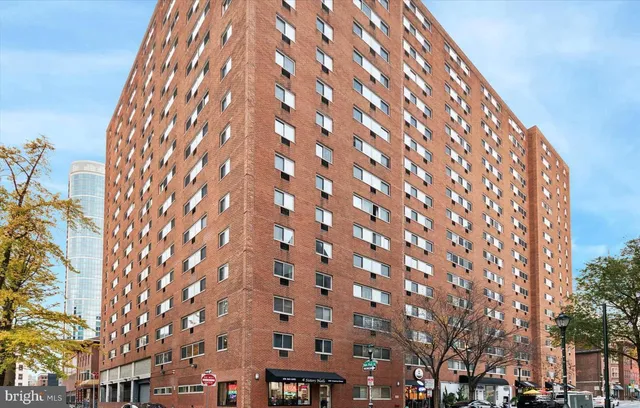 $1,600 | 2101-17 Chestnut Street, Unit 1711, Philadelphia, PA 19103