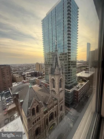 $1,600 | 2101-17 Chestnut Street, Unit 1711, Philadelphia, PA 19103