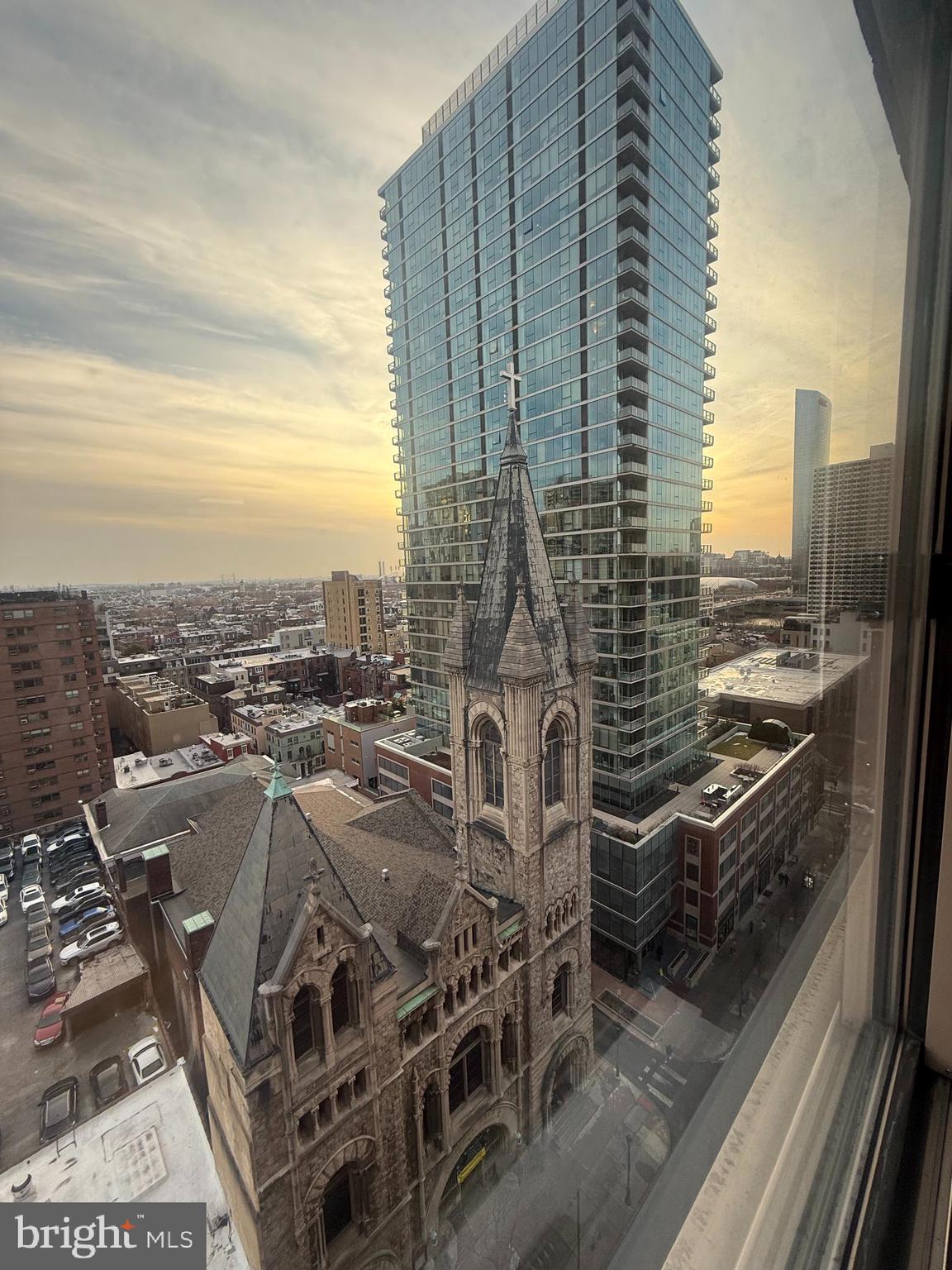 2101-17 Chestnut Street, Unit 1711 Philadelphia, PA 19103 - Photo 9 of 21