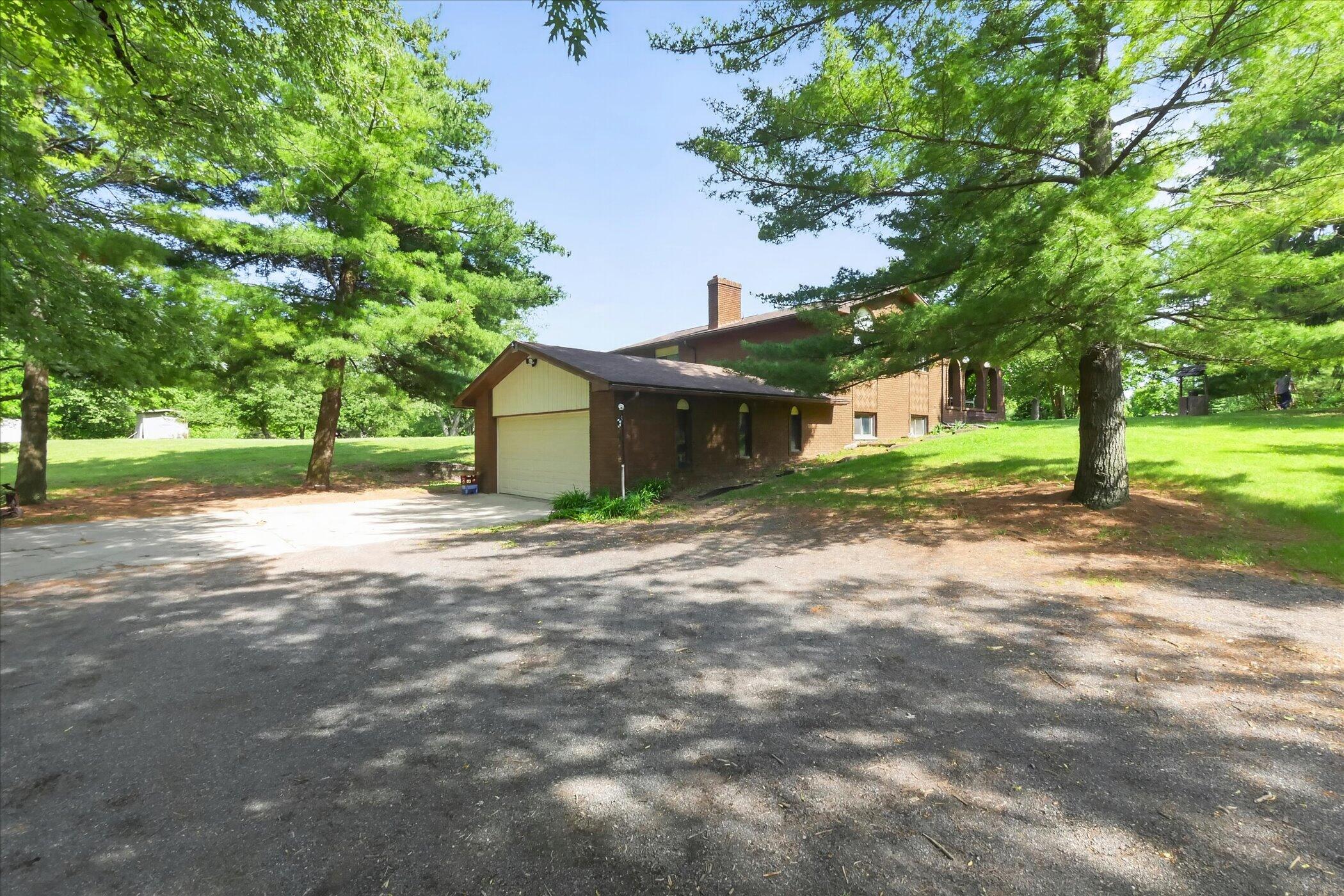 2717 Fishbeck Road Howell, MI 48843 - Photo 4 of 71 03-2717-Fishbeck-Rd-Howell-WindowStill