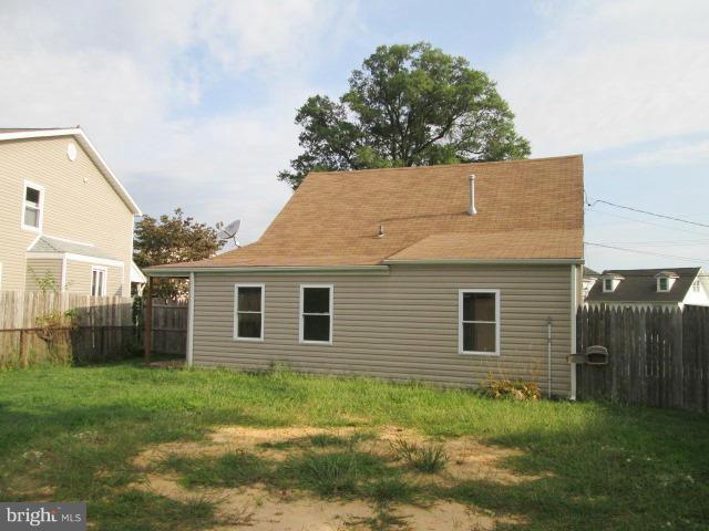 8211 Northview Road Baltimore, MD 21222 - Photo 4 of 26 Exterior (Rear)
