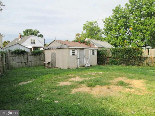 8211 Northview Road Baltimore, MD 21222 - Photo 5 of 26 Rear Yard