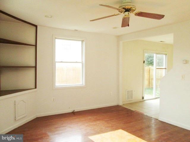 8211 Northview Road Baltimore, MD 21222 - Photo 8 of 26 Living Room