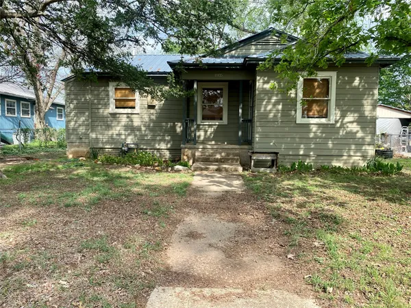 $1,600 | 1805 Garfield Street, Bastrop, TX 78602