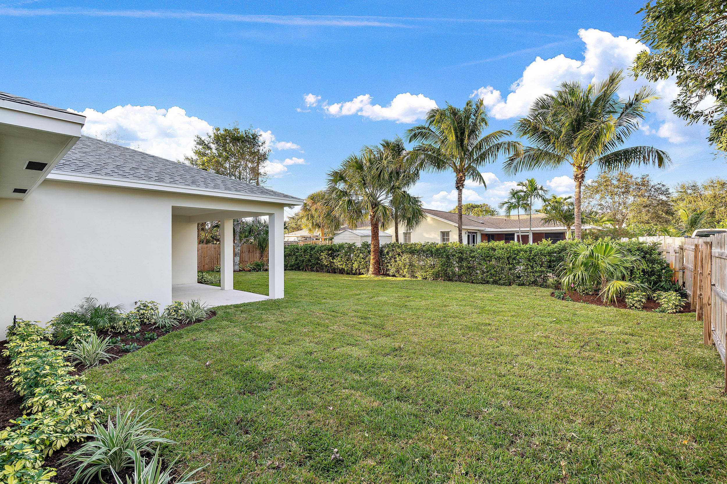 121 Windsor Road East Jupiter, FL 33469 - Photo 6 of 7 121 Windsor Rd E MLS-20