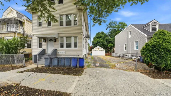 $4,100 | 832 Calhoun Avenue | Throgs Neck