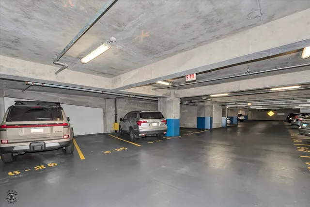 $900,000 | 60 East Monroe Street, Unit 1701, Chicago, IL 60603