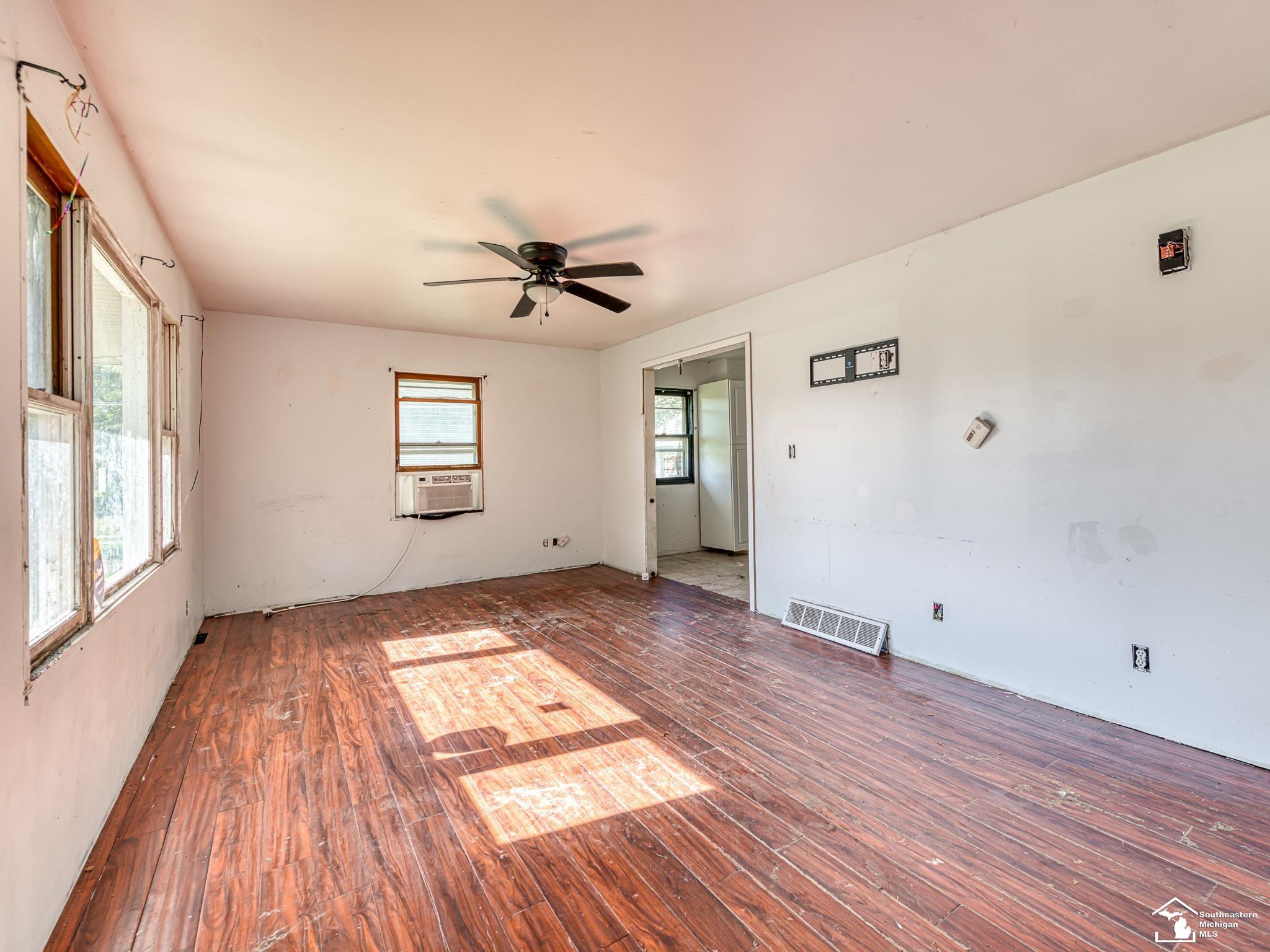 13781 Laplaisance Road Monroe, MI 48161 - Photo 3 of 26 Gallery Image 3