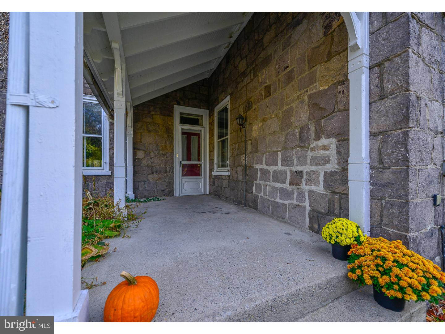 601 Easton Road Riegelsville, PA 18077 - Photo 5 of 17