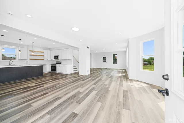 $648,000 | 18445 Kedzie Avenue, Homewood, IL 60430