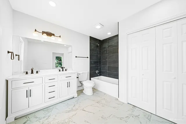 $648,000 | 18445 Kedzie Avenue, Homewood, IL 60430