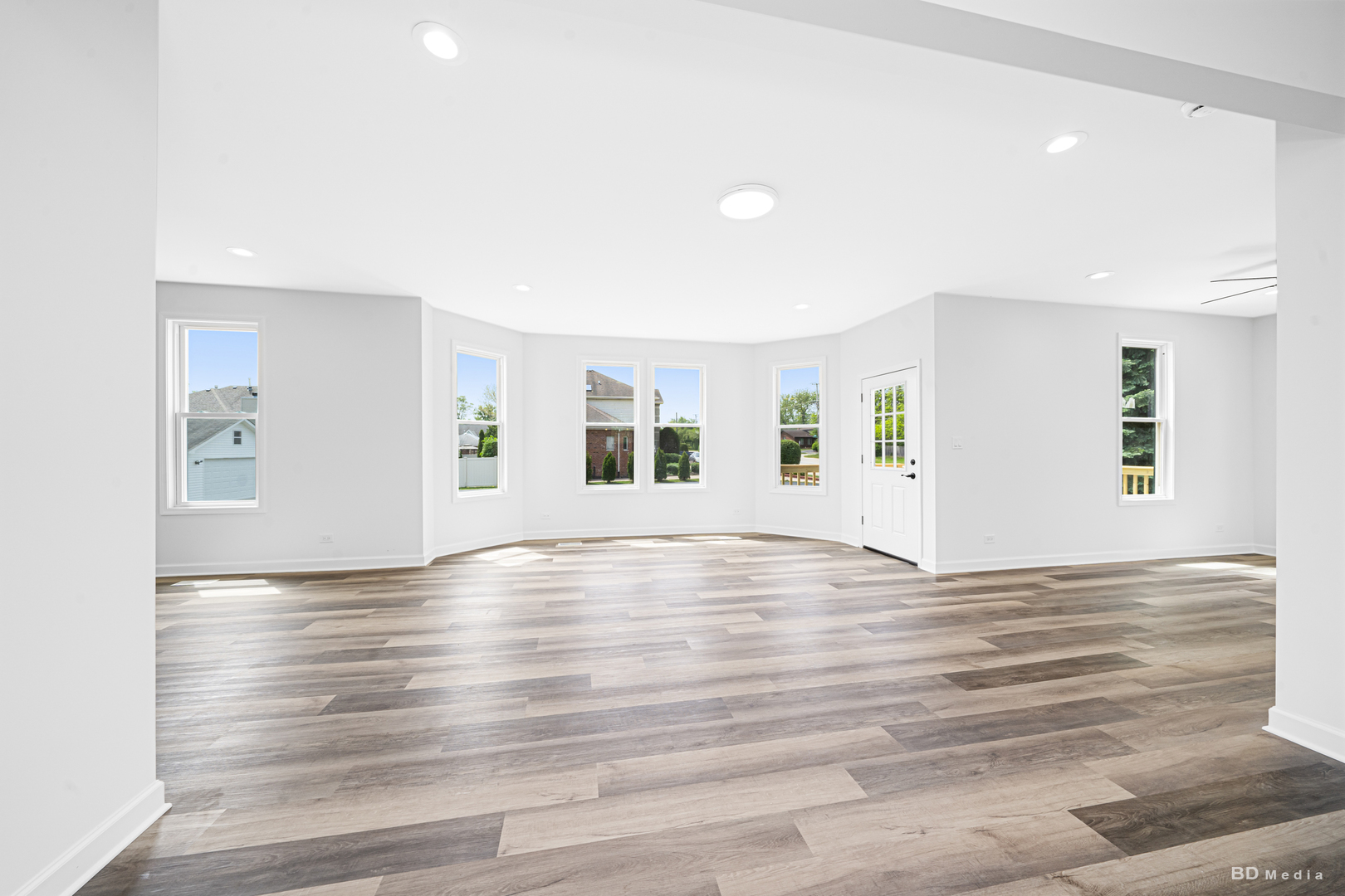 18445 Kedzie Avenue Homewood, IL 60430 - Photo 18 of 37 a view of empty room with wooden floor and fan