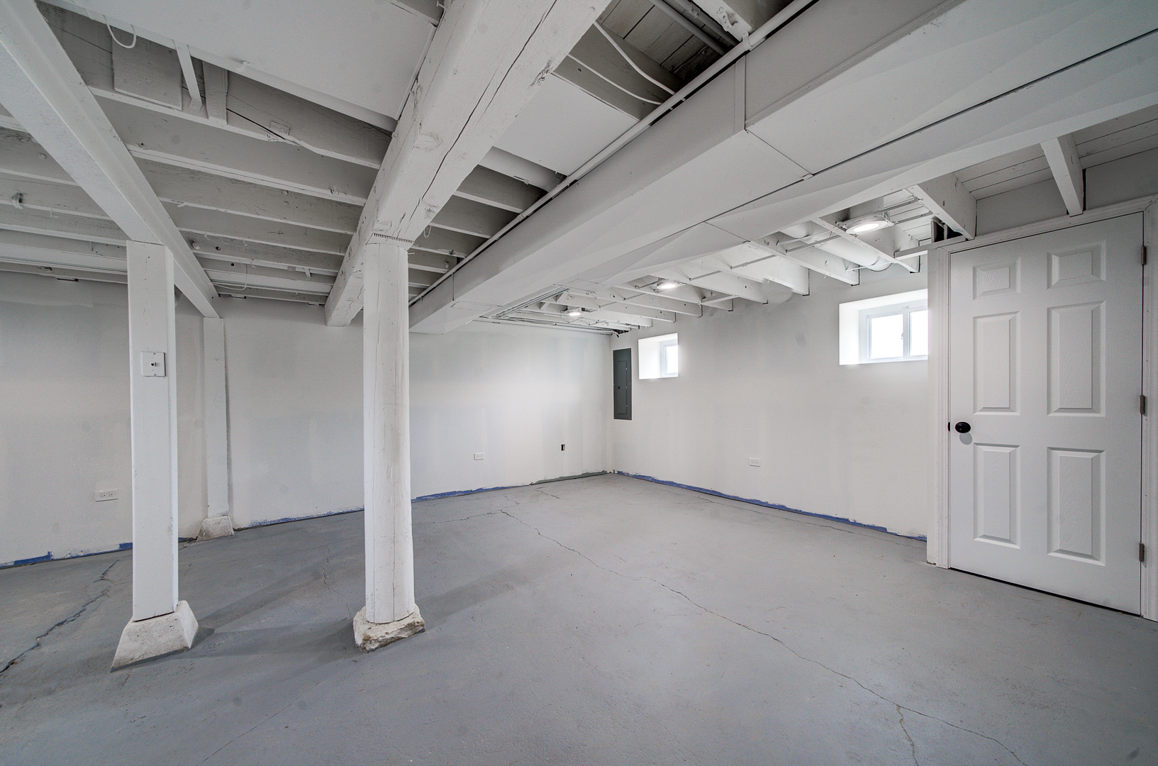 18445 Kedzie Avenue Homewood, IL 60430 - Photo 28 of 37 an empty room with windows