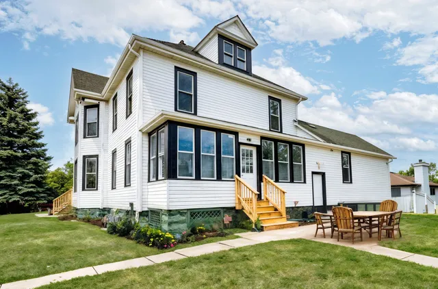 $648,000 | 18445 Kedzie Avenue, Homewood, IL 60430