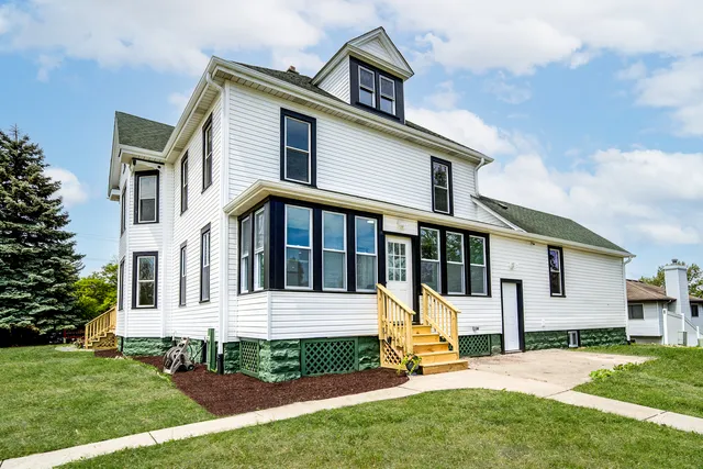 $648,000 | 18445 Kedzie Avenue, Homewood, IL 60430