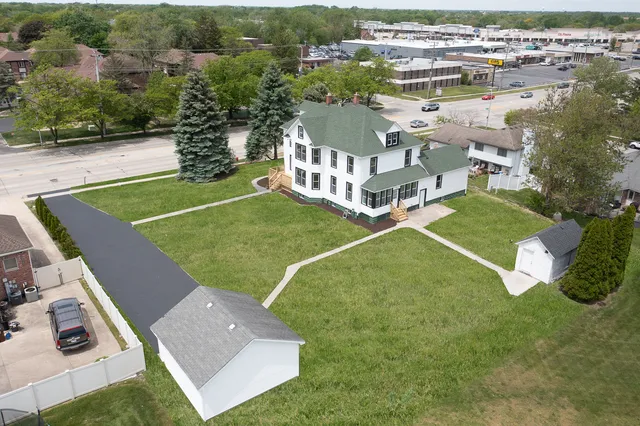 $648,000 | 18445 Kedzie Avenue, Homewood, IL 60430