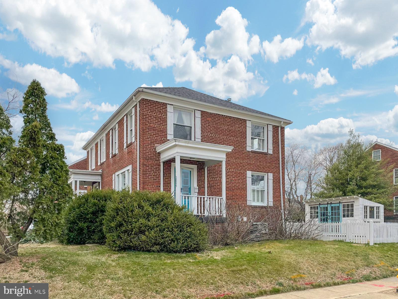 2849 South Glebe Road Arlington, VA 22206 - Photo 16 of 19 Welcome home to 2849 S Glebe Rd!
