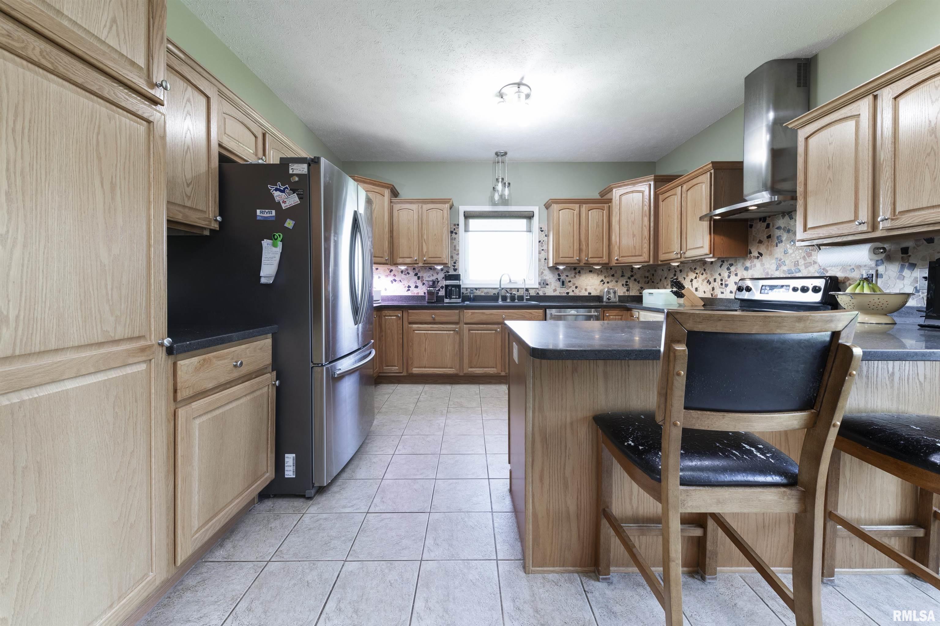 15920 Apricot Road Wapella, IL 61777 - Photo 5 of 66